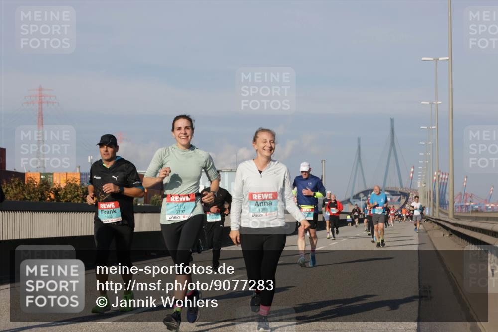 03.10.2025 - Köhlbrandbrückenlauf Jannik Wohlers http://msf.ph/oto/9077283 03.10.2025 09:52:15 Position 3 1333, 3797, 1395 meine-sportfotos.de
