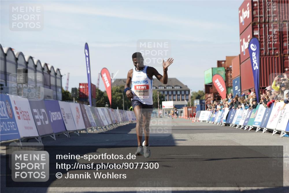03.10.2025 - Köhlbrandbrückenlauf Jannik Wohlers http://msf.ph/oto/9077300 03.10.2025 12:48:27 Ziel 6359 meine-sportfotos.de