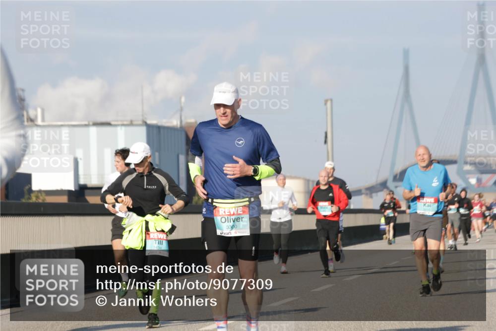 03.10.2025 - Köhlbrandbrückenlauf Jannik Wohlers http://msf.ph/oto/9077309 03.10.2025 09:52:17 Position 3 3434, 3300, 2250 meine-sportfotos.de