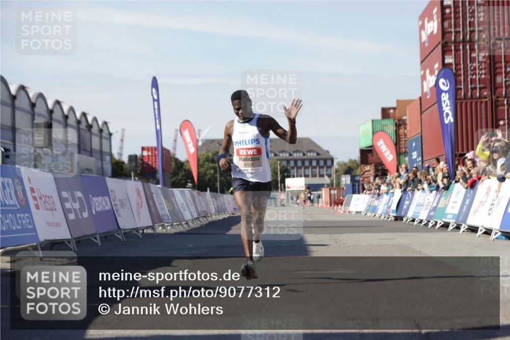 03.10.2025 - Köhlbrandbrückenlauf Jannik Wohlers http://msf.ph/oto/9077312 03.10.2025 12:48:27 Ziel 6359 meine-sportfotos.de