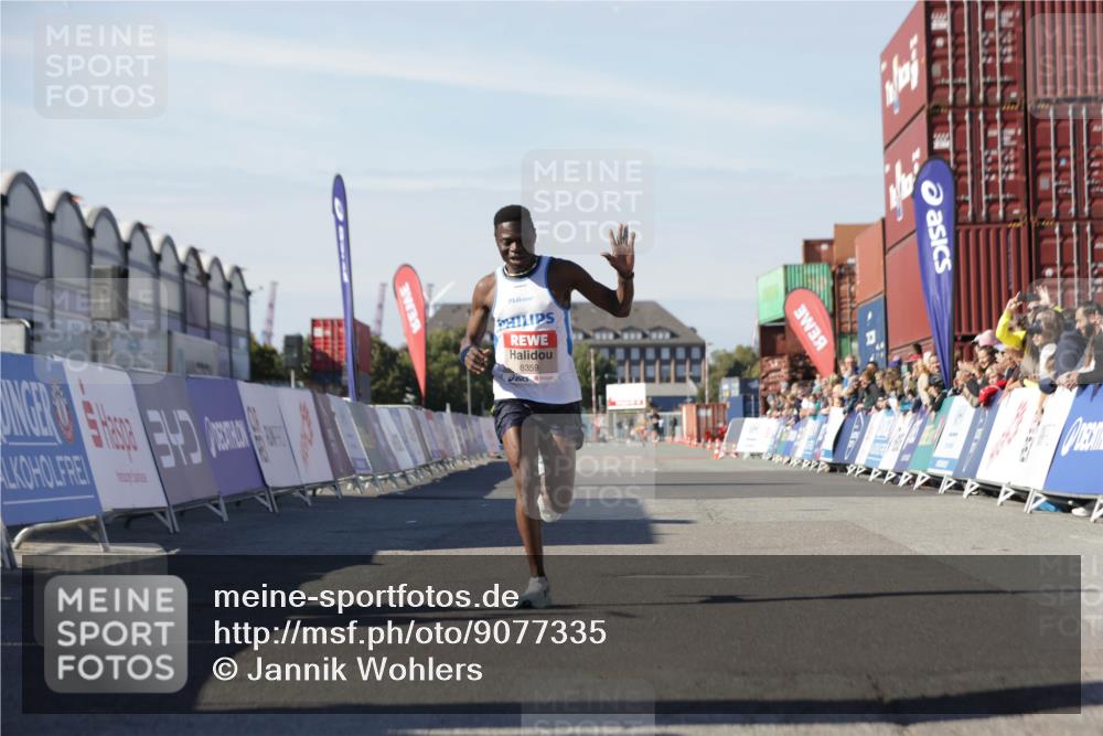 03.10.2025 - Köhlbrandbrückenlauf Jannik Wohlers http://msf.ph/oto/9077335 03.10.2025 12:48:28 Ziel 6359 meine-sportfotos.de