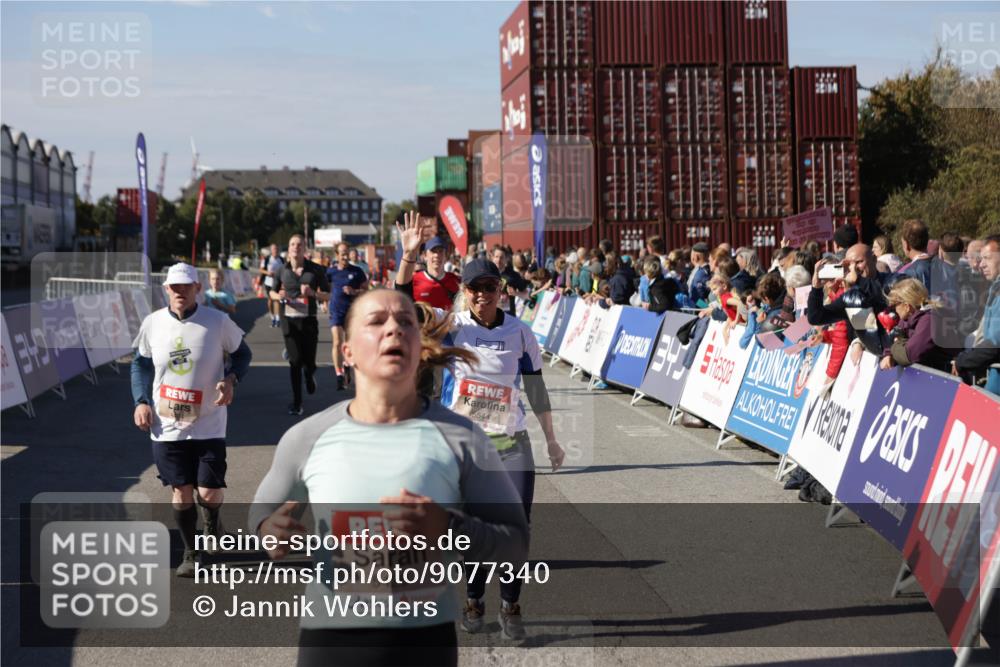 03.10.2025 - Köhlbrandbrückenlauf Jannik Wohlers http://msf.ph/oto/9077340 03.10.2025 13:17:16 Ziel 4242, 4361, 4404, 4988, 5073, 5090, 5429, 5479, 5544, 5638, 5642, 5667, 5890, 5943, 6389, 6431 meine-sportfotos.de