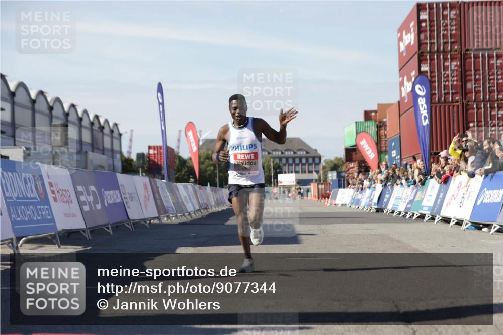 03.10.2025 - Köhlbrandbrückenlauf Jannik Wohlers http://msf.ph/oto/9077344 03.10.2025 12:48:28 Ziel 6359 meine-sportfotos.de