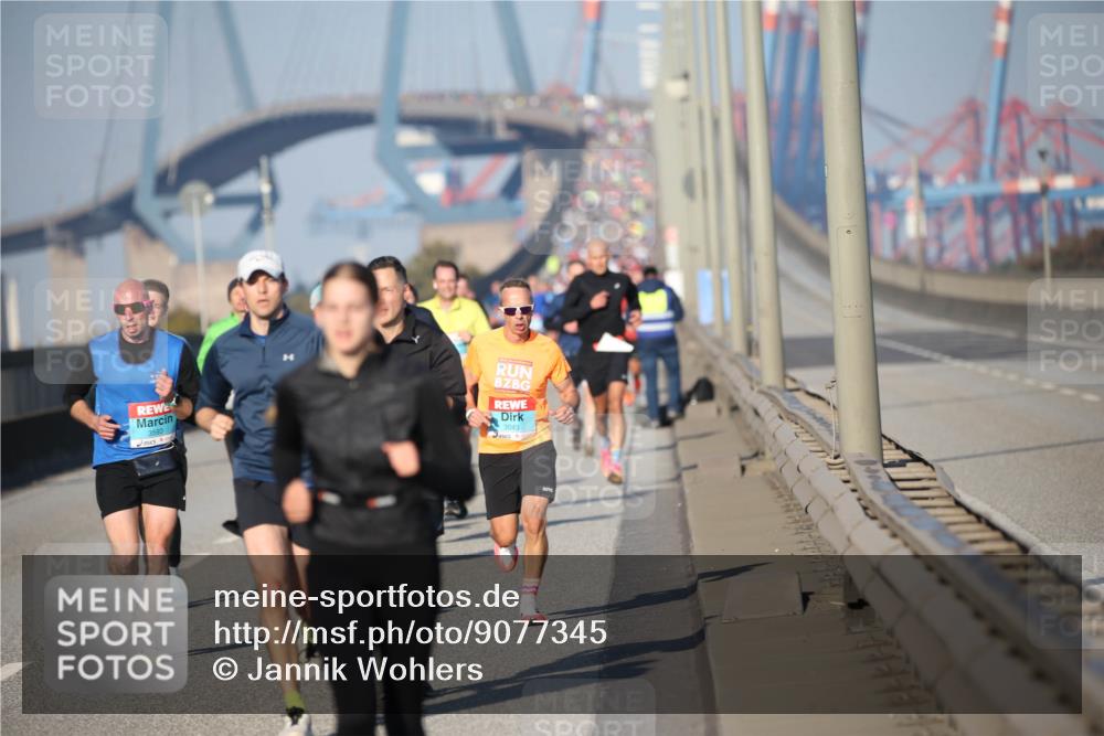03.10.2025 - Köhlbrandbrückenlauf Jannik Wohlers http://msf.ph/oto/9077345 03.10.2025 09:44:01 Position 3 3593, 3043 meine-sportfotos.de