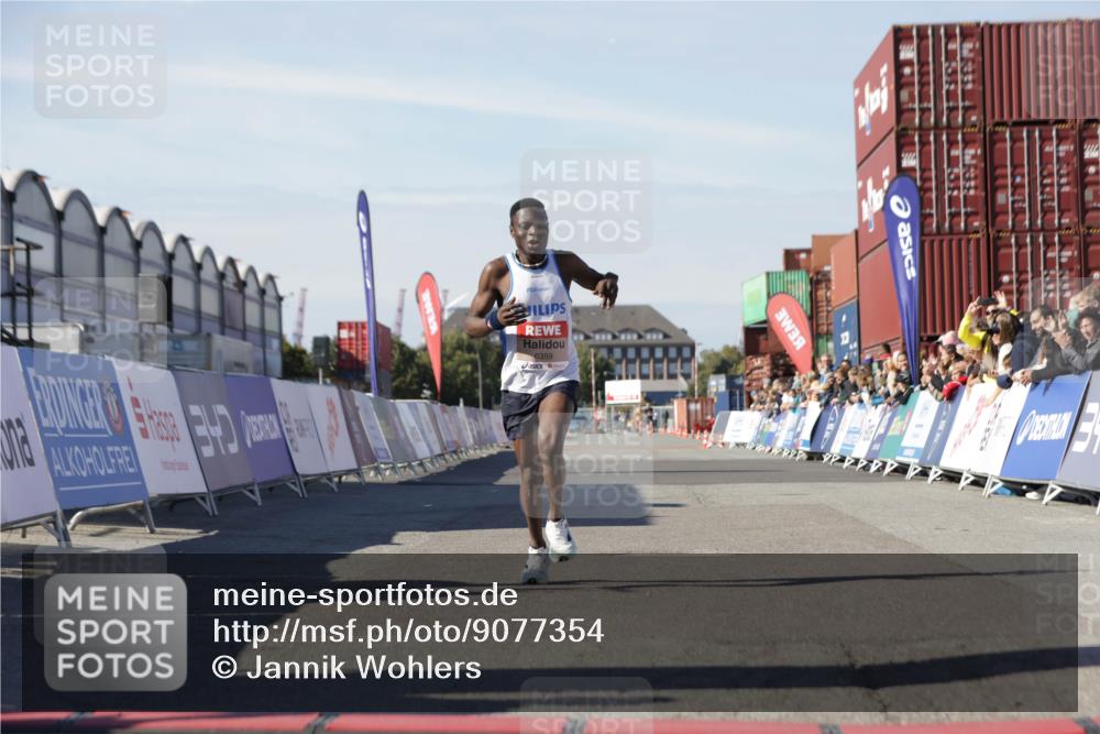 03.10.2025 - Köhlbrandbrückenlauf Jannik Wohlers http://msf.ph/oto/9077354 03.10.2025 12:48:28 Ziel 6359 meine-sportfotos.de