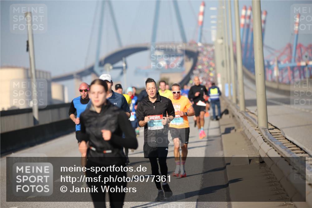 03.10.2025 - Köhlbrandbrückenlauf Jannik Wohlers http://msf.ph/oto/9077361 03.10.2025 09:44:02 Position 3 1261, 3043 meine-sportfotos.de