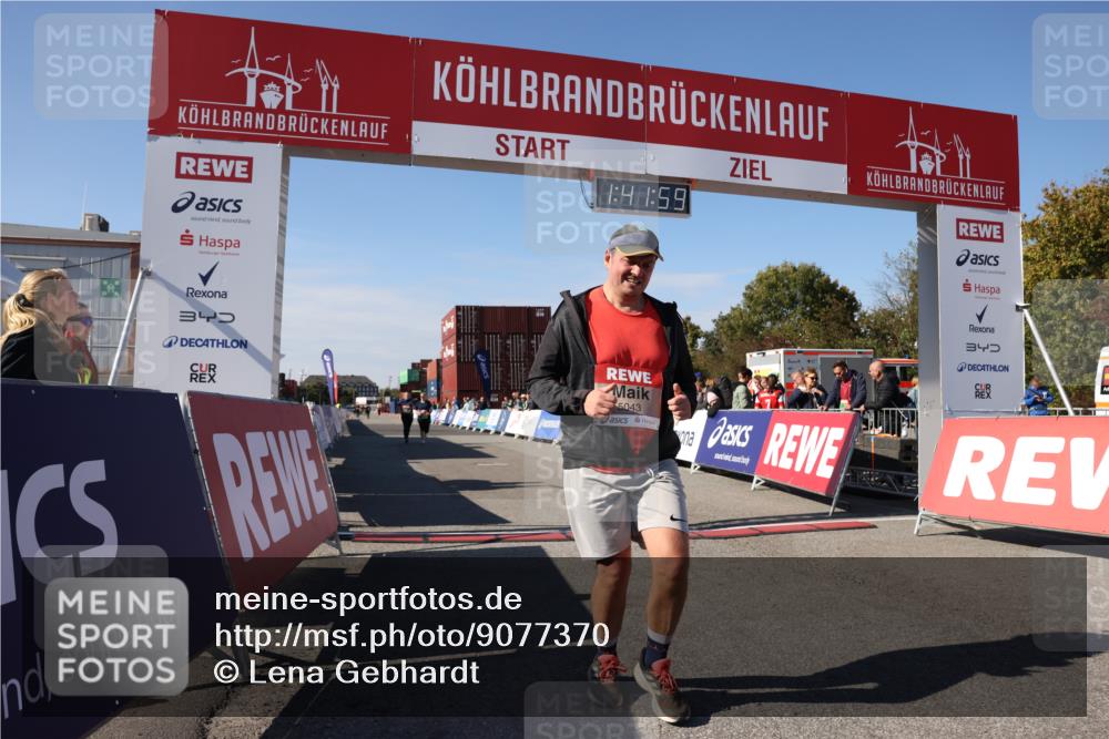 03.10.2025 - Köhlbrandbrückenlauf Lena Gebhardt http://msf.ph/oto/9077370 03.10.2025 13:41:59 Ziel 5043, 5232, 5250, 5253, 5257, 5315, 5620 meine-sportfotos.de