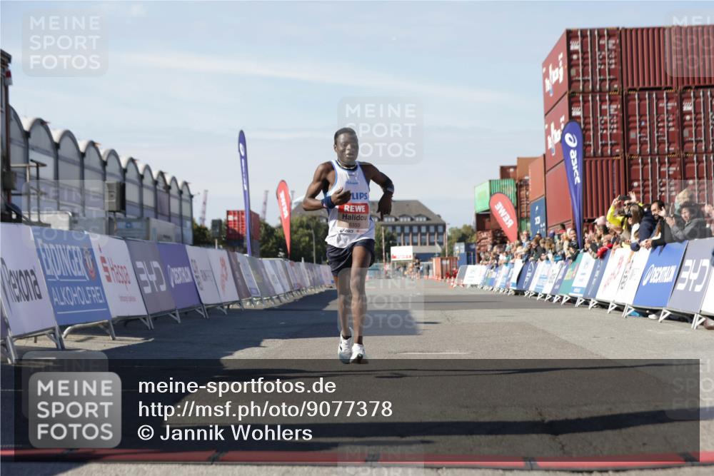 03.10.2025 - Köhlbrandbrückenlauf Jannik Wohlers http://msf.ph/oto/9077378 03.10.2025 12:48:28 Ziel 6359 meine-sportfotos.de