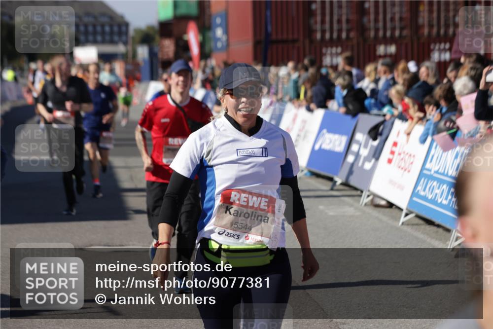 03.10.2025 - Köhlbrandbrückenlauf Jannik Wohlers http://msf.ph/oto/9077381 03.10.2025 13:17:17 Ziel 4361, 4404, 4988, 5031, 5073, 5090, 5429, 5479, 5544, 5638, 5642, 5667, 5890, 5943, 6389, 6431 meine-sportfotos.de
