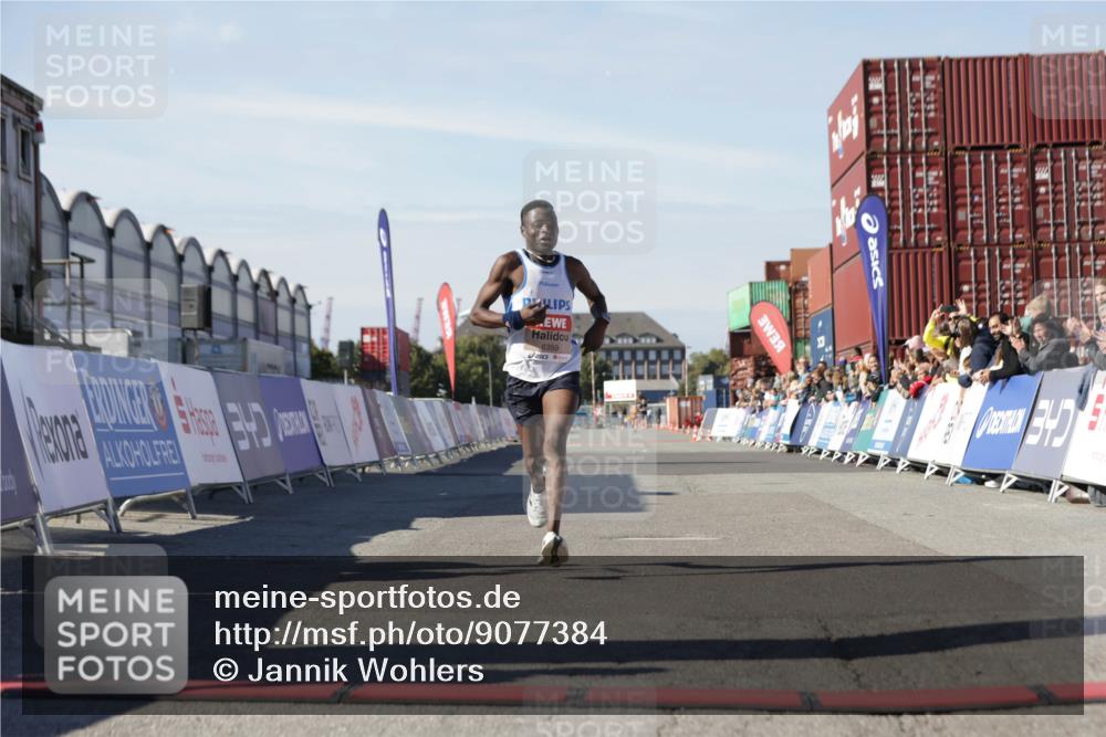03.10.2025 - Köhlbrandbrückenlauf Jannik Wohlers http://msf.ph/oto/9077384 03.10.2025 12:48:28 Ziel 6359 meine-sportfotos.de