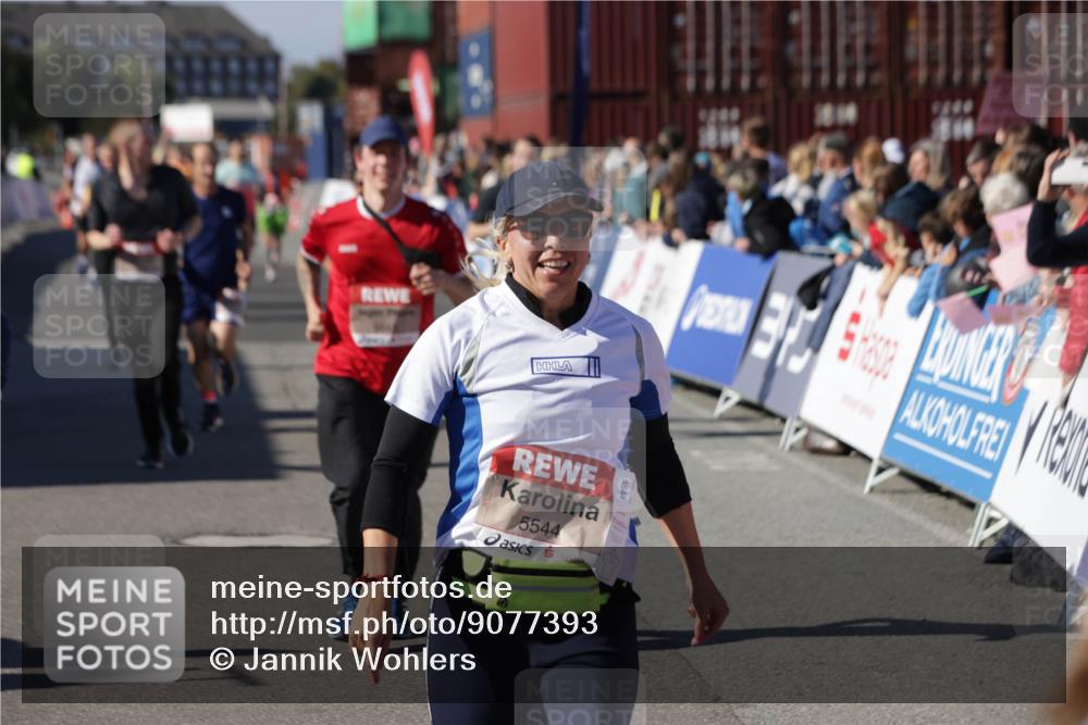 03.10.2025 - Köhlbrandbrückenlauf Jannik Wohlers http://msf.ph/oto/9077393 03.10.2025 13:17:17 Ziel 4361, 4404, 4988, 5031, 5073, 5090, 5429, 5479, 5544, 5638, 5642, 5667, 5890, 5943, 6389, 6431 meine-sportfotos.de