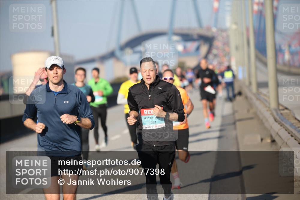 03.10.2025 - Köhlbrandbrückenlauf Jannik Wohlers http://msf.ph/oto/9077398 03.10.2025 09:44:05 Position 3 1261 meine-sportfotos.de