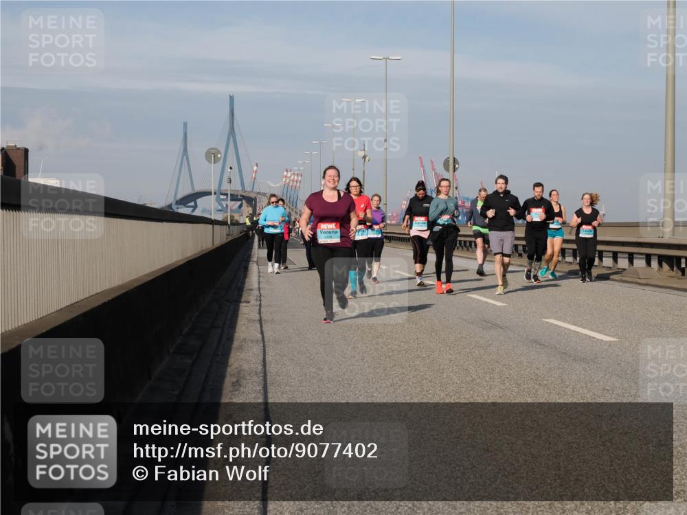 03.10.2025 - Köhlbrandbrückenlauf Fabian Wolf http://msf.ph/oto/9077402 03.10.2025 10:15:48 Position 3  meine-sportfotos.de