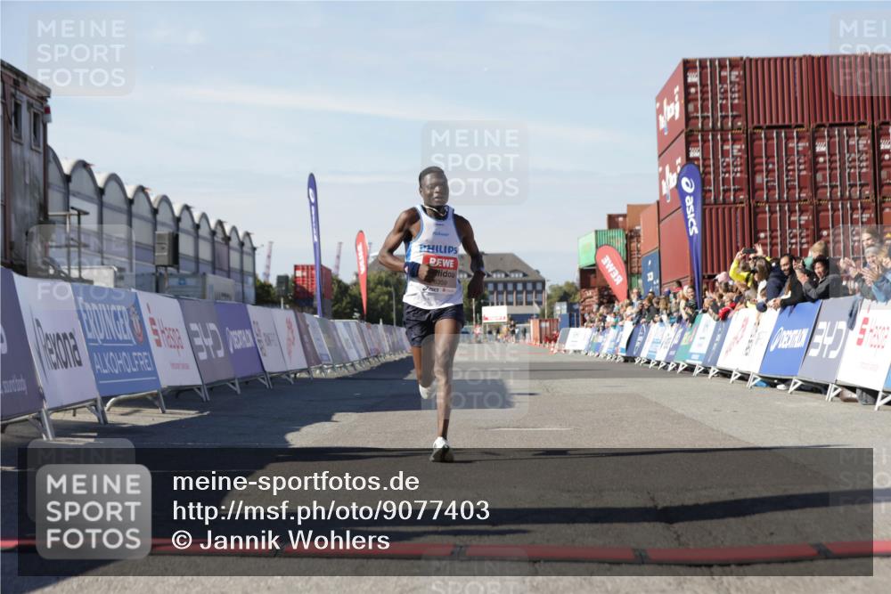 03.10.2025 - Köhlbrandbrückenlauf Jannik Wohlers http://msf.ph/oto/9077403 03.10.2025 12:48:28 Ziel 6359 meine-sportfotos.de