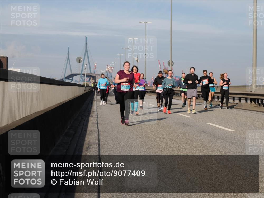 03.10.2025 - Köhlbrandbrückenlauf Fabian Wolf http://msf.ph/oto/9077409 03.10.2025 10:15:48 Position 3  meine-sportfotos.de