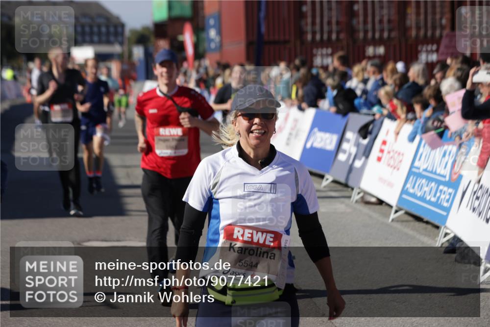 03.10.2025 - Köhlbrandbrückenlauf Jannik Wohlers http://msf.ph/oto/9077421 03.10.2025 13:17:17 Ziel 4361, 4404, 4988, 5031, 5073, 5090, 5429, 5479, 5544, 5638, 5642, 5667, 5890, 5943, 6389, 6431 meine-sportfotos.de