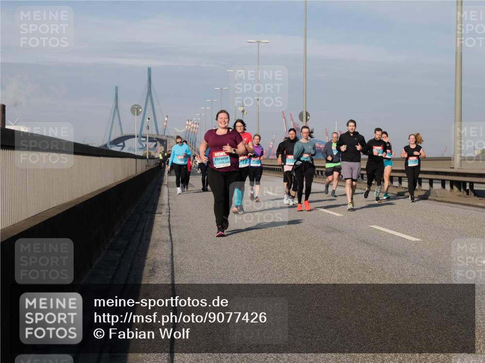 03.10.2025 - Köhlbrandbrückenlauf Fabian Wolf http://msf.ph/oto/9077426 03.10.2025 10:15:49 Position 3 2438 meine-sportfotos.de