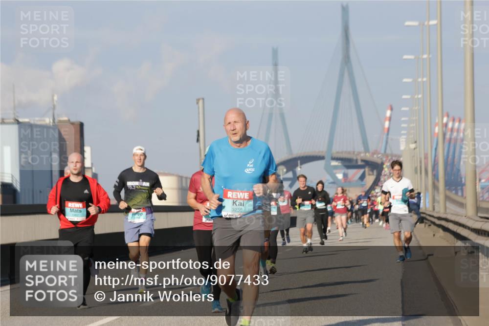 03.10.2025 - Köhlbrandbrückenlauf Jannik Wohlers http://msf.ph/oto/9077433 03.10.2025 09:52:20 Position 3 1962, 70, 3, 3250 meine-sportfotos.de