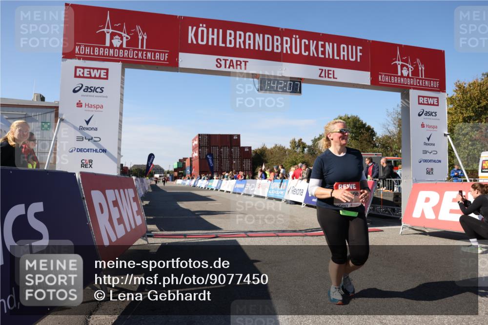 03.10.2025 - Köhlbrandbrückenlauf Lena Gebhardt http://msf.ph/oto/9077450 03.10.2025 13:42:07 Ziel 5043, 5253, 5620 meine-sportfotos.de