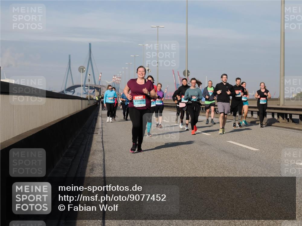03.10.2025 - Köhlbrandbrückenlauf Fabian Wolf http://msf.ph/oto/9077452 03.10.2025 10:15:49 Position 3 2438 meine-sportfotos.de