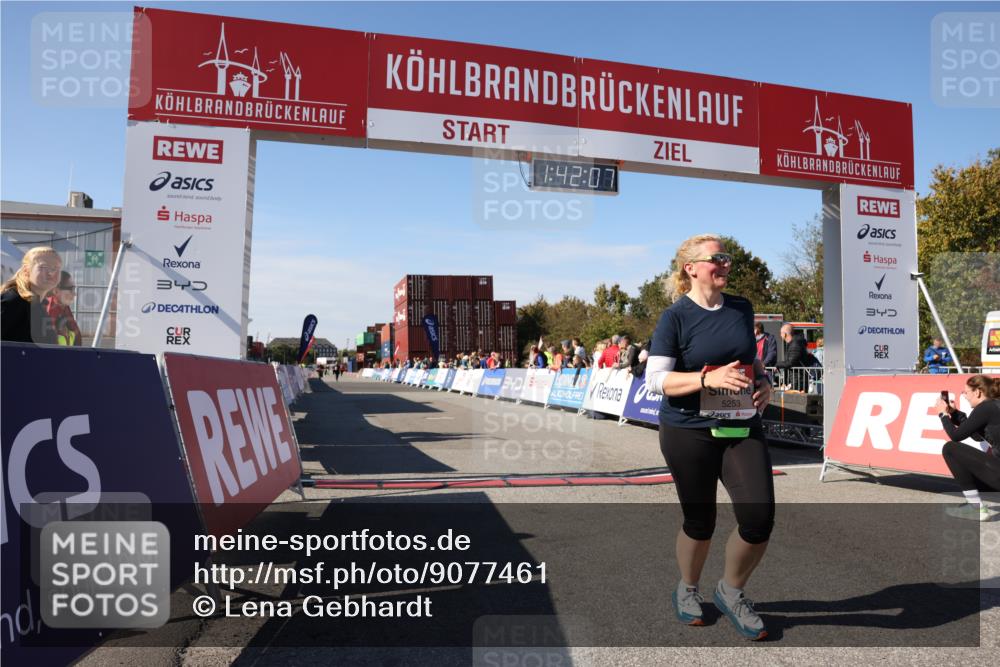 03.10.2025 - Köhlbrandbrückenlauf Lena Gebhardt http://msf.ph/oto/9077461 03.10.2025 13:42:07 Ziel 5043, 5253, 5620 meine-sportfotos.de