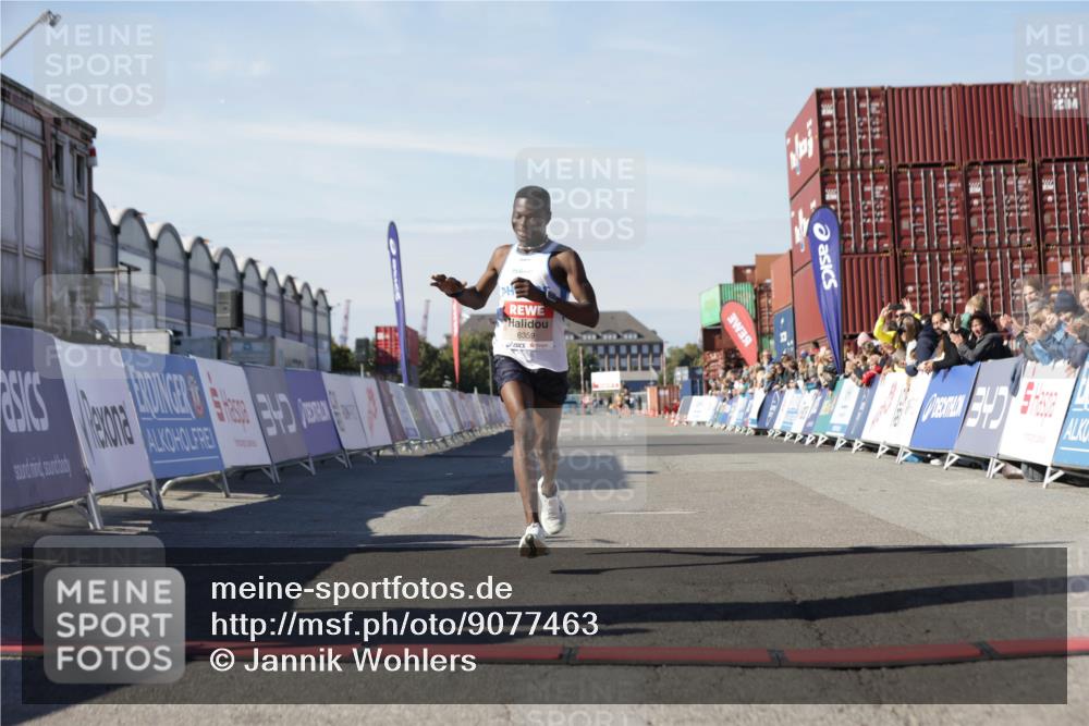 03.10.2025 - Köhlbrandbrückenlauf Jannik Wohlers http://msf.ph/oto/9077463 03.10.2025 12:48:28 Ziel 6359 meine-sportfotos.de