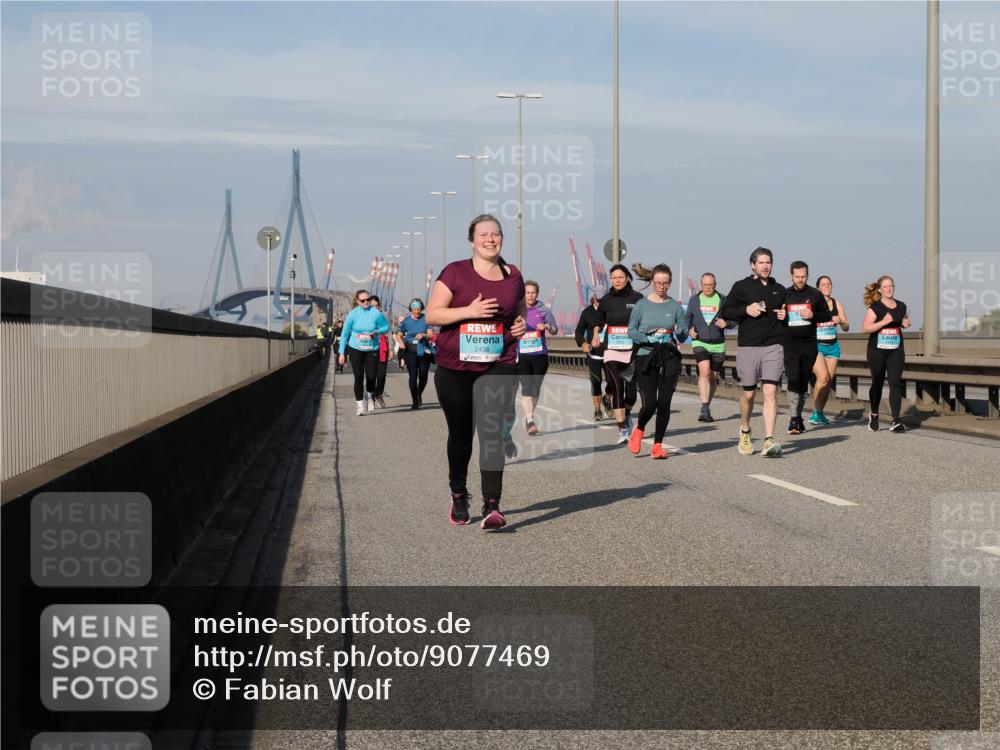03.10.2025 - Köhlbrandbrückenlauf Fabian Wolf http://msf.ph/oto/9077469 03.10.2025 10:15:50 Position 3 2438 meine-sportfotos.de