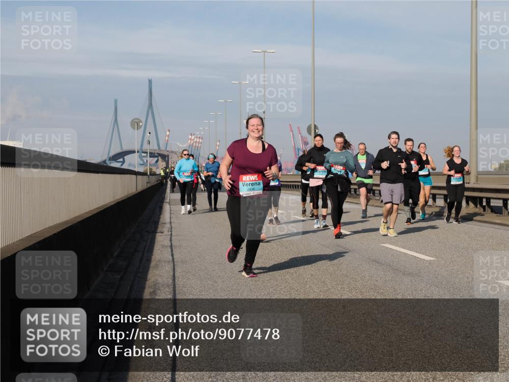03.10.2025 - Köhlbrandbrückenlauf Fabian Wolf http://msf.ph/oto/9077478 03.10.2025 10:15:50 Position 3 2438 meine-sportfotos.de