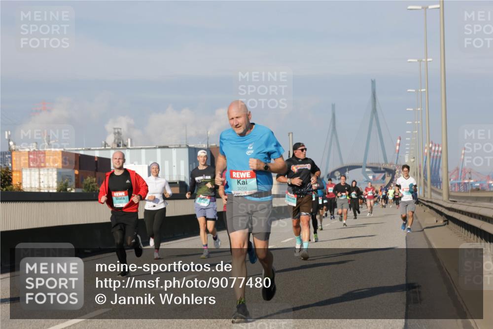03.10.2025 - Köhlbrandbrückenlauf Jannik Wohlers http://msf.ph/oto/9077480 03.10.2025 09:52:23 Position 3 3250, 1962 meine-sportfotos.de