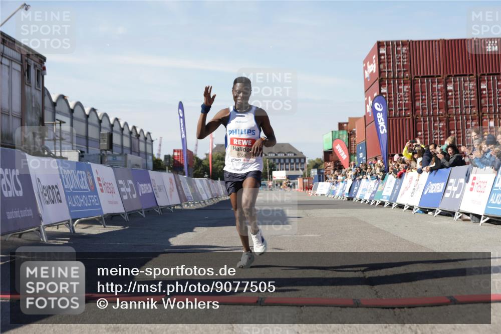 03.10.2025 - Köhlbrandbrückenlauf Jannik Wohlers http://msf.ph/oto/9077505 03.10.2025 12:48:28 Ziel 6359 meine-sportfotos.de