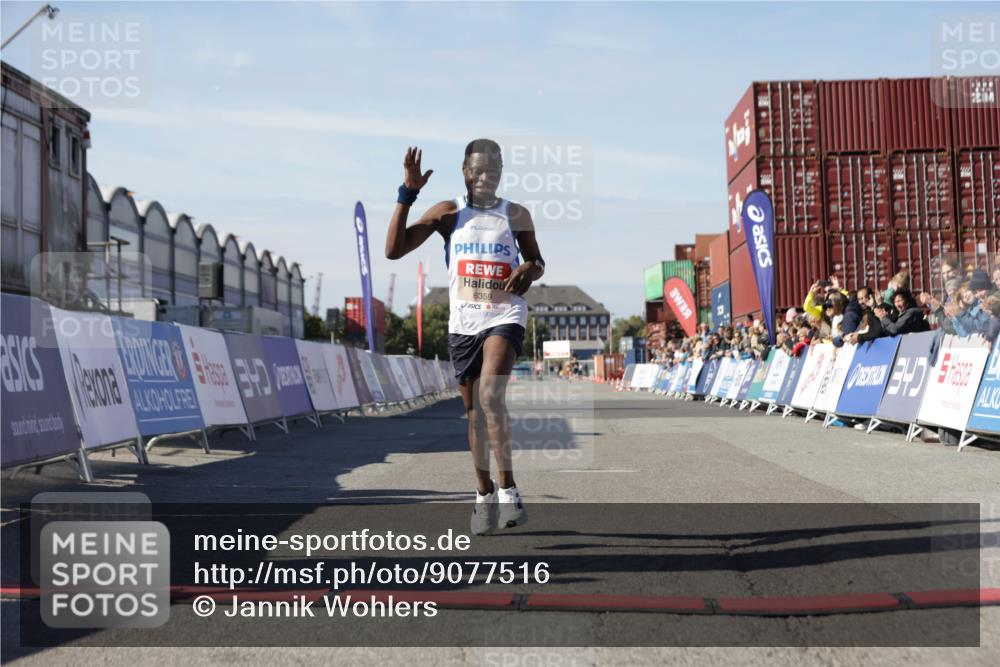 03.10.2025 - Köhlbrandbrückenlauf Jannik Wohlers http://msf.ph/oto/9077516 03.10.2025 12:48:28 Ziel 6359 meine-sportfotos.de