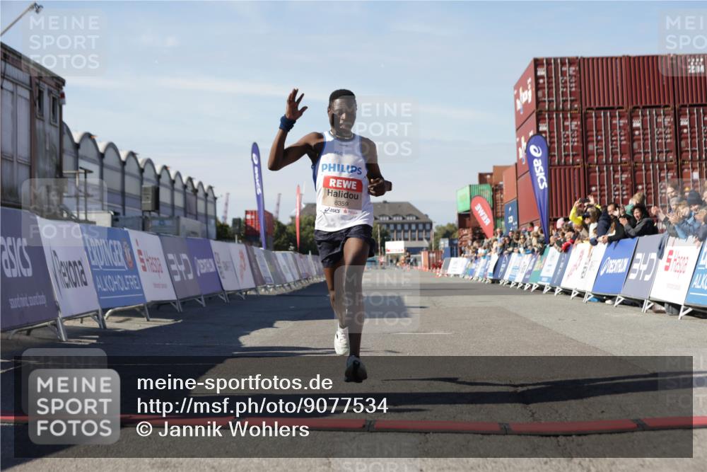 03.10.2025 - Köhlbrandbrückenlauf Jannik Wohlers http://msf.ph/oto/9077534 03.10.2025 12:48:28 Ziel 6359 meine-sportfotos.de