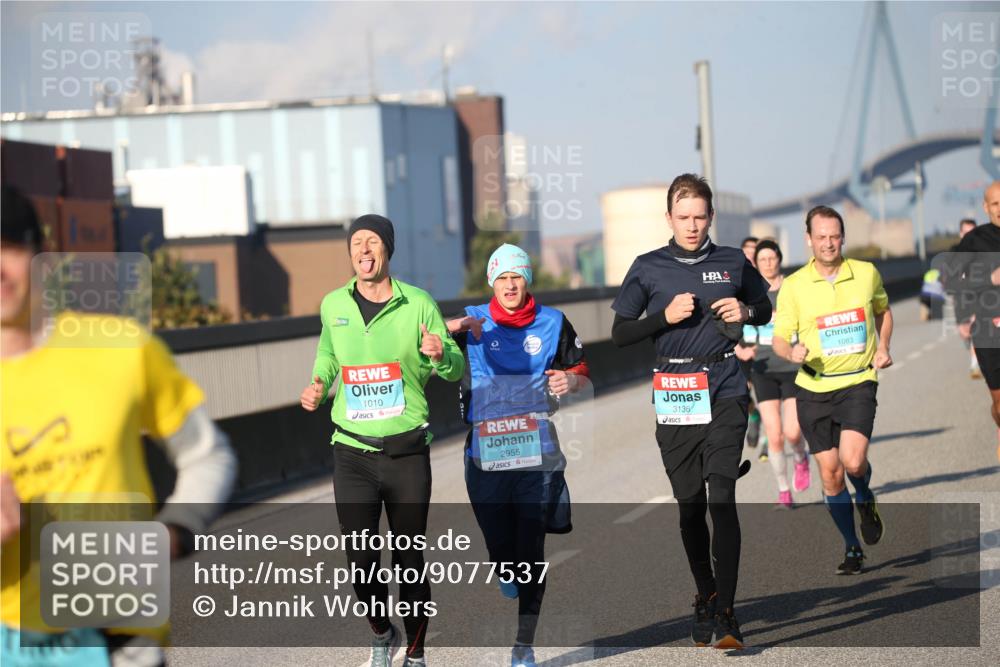 03.10.2025 - Köhlbrandbrückenlauf Jannik Wohlers http://msf.ph/oto/9077537 03.10.2025 09:44:13 Position 3 1010, 2955, 3136, 1083 meine-sportfotos.de