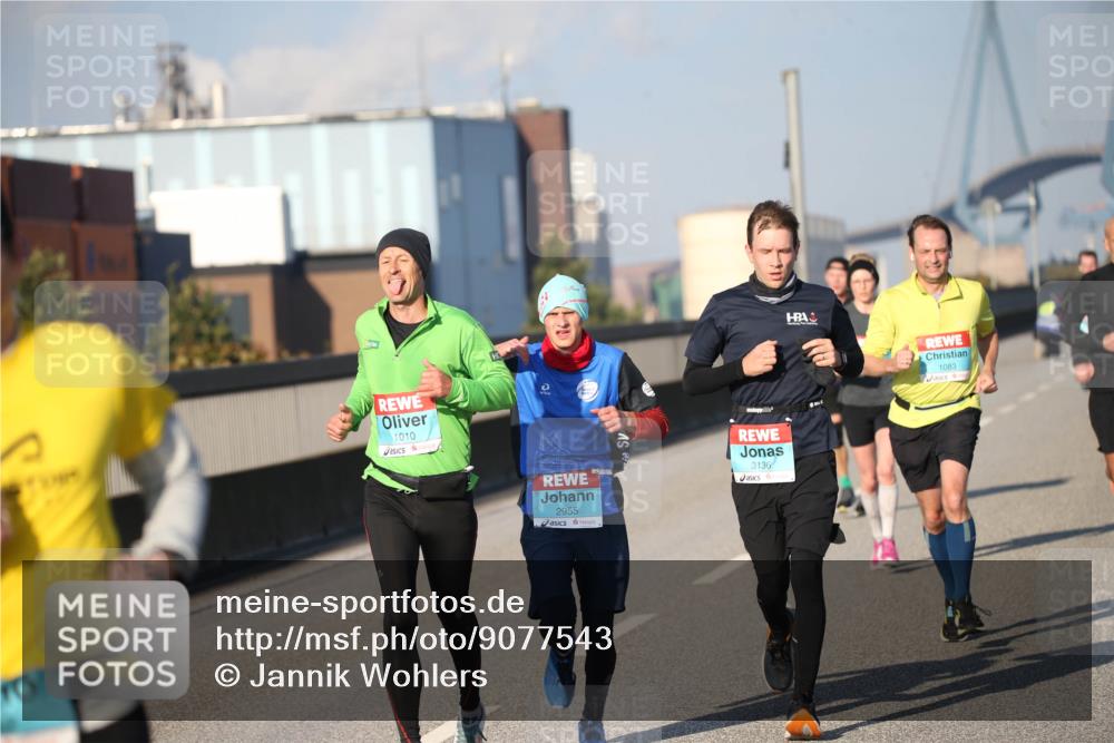 03.10.2025 - Köhlbrandbrückenlauf Jannik Wohlers http://msf.ph/oto/9077543 03.10.2025 09:44:13 Position 3 1010, 2955, 3136, 1083 meine-sportfotos.de