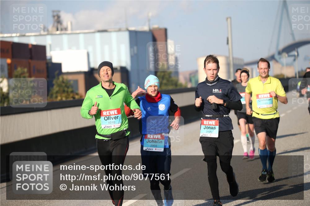 03.10.2025 - Köhlbrandbrückenlauf Jannik Wohlers http://msf.ph/oto/9077561 03.10.2025 09:44:13 Position 3 1010, 2955, 1083, 3136 meine-sportfotos.de