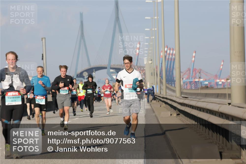 03.10.2025 - Köhlbrandbrückenlauf Jannik Wohlers http://msf.ph/oto/9077563 03.10.2025 09:52:27 Position 3 3278, 1402, 1516 meine-sportfotos.de