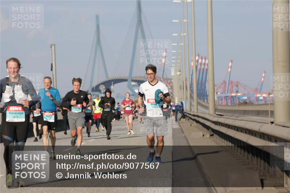 03.10.2025 - Köhlbrandbrückenlauf Jannik Wohlers http://msf.ph/oto/9077567 03.10.2025 09:52:27 Position 3 3278, 1516 meine-sportfotos.de