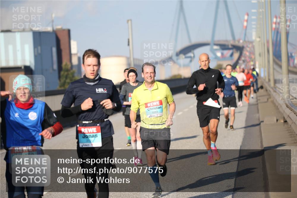 03.10.2025 - Köhlbrandbrückenlauf Jannik Wohlers http://msf.ph/oto/9077575 03.10.2025 09:44:14 Position 3 2955, 3186, 1083 meine-sportfotos.de