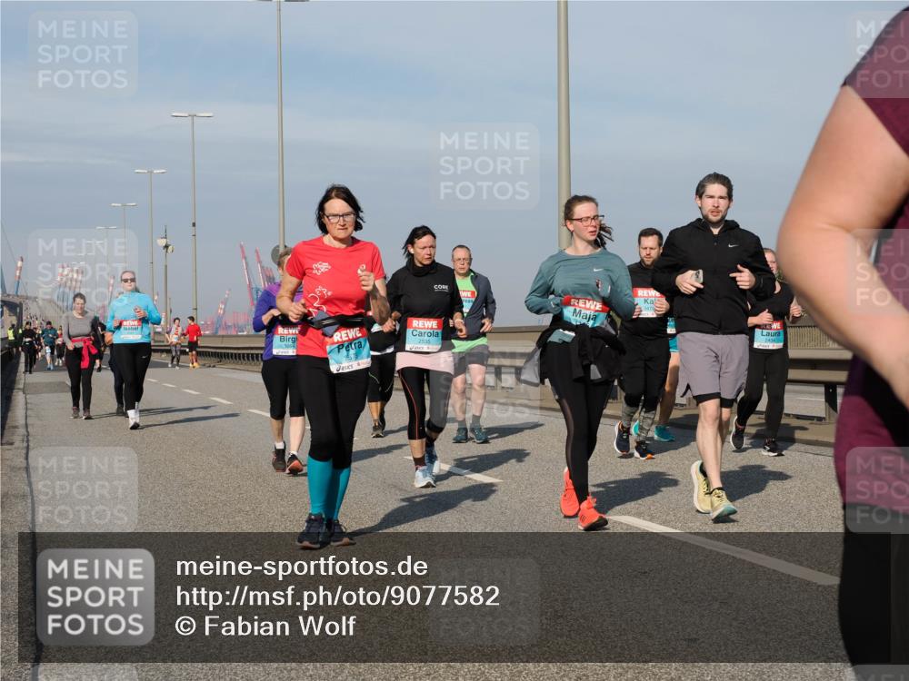 03.10.2025 - Köhlbrandbrückenlauf Fabian Wolf http://msf.ph/oto/9077582 03.10.2025 10:15:54 Position 3 3094, 2535, 2434 meine-sportfotos.de