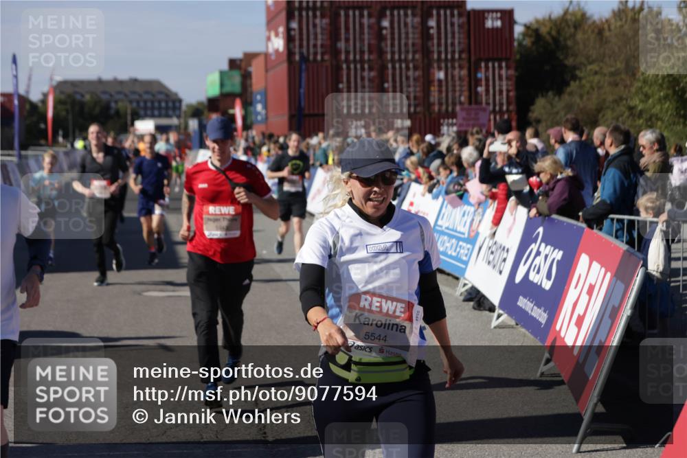 03.10.2025 - Köhlbrandbrückenlauf Jannik Wohlers http://msf.ph/oto/9077594 03.10.2025 13:17:17 Ziel 4361, 4404, 4988, 5031, 5073, 5090, 5429, 5479, 5544, 5638, 5642, 5667, 5890, 5943, 6389, 6431 meine-sportfotos.de