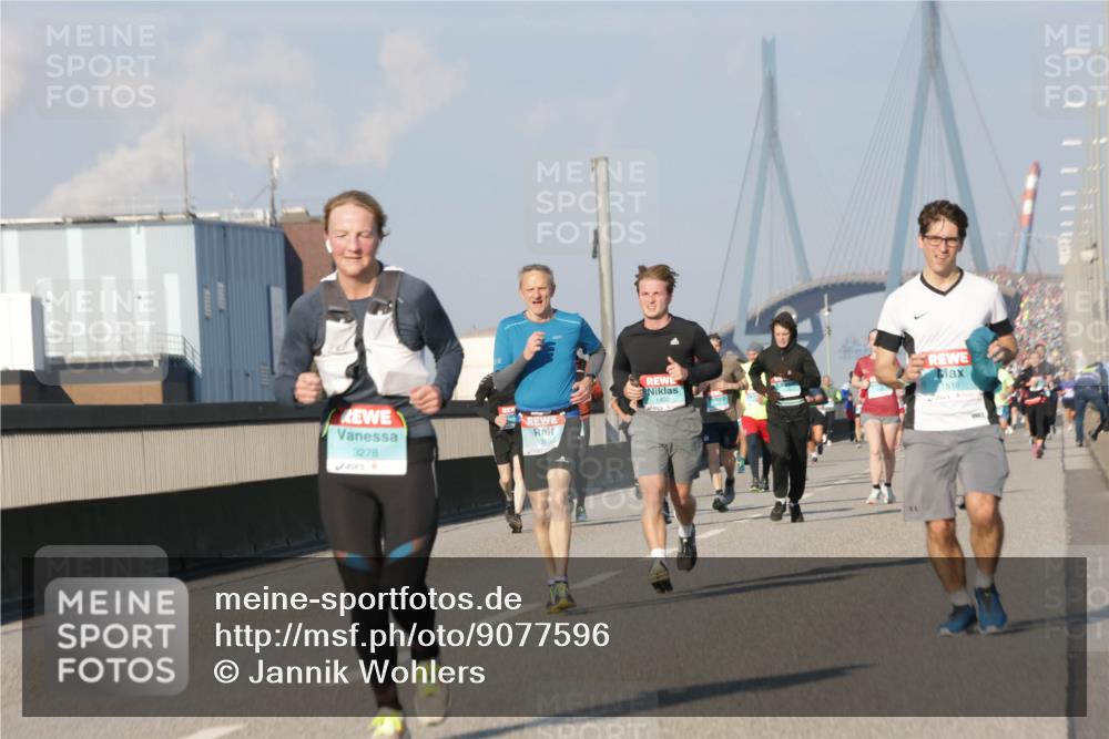 03.10.2025 - Köhlbrandbrückenlauf Jannik Wohlers http://msf.ph/oto/9077596 03.10.2025 09:52:28 Position 3 3278, 1319, 1402, 1516 meine-sportfotos.de