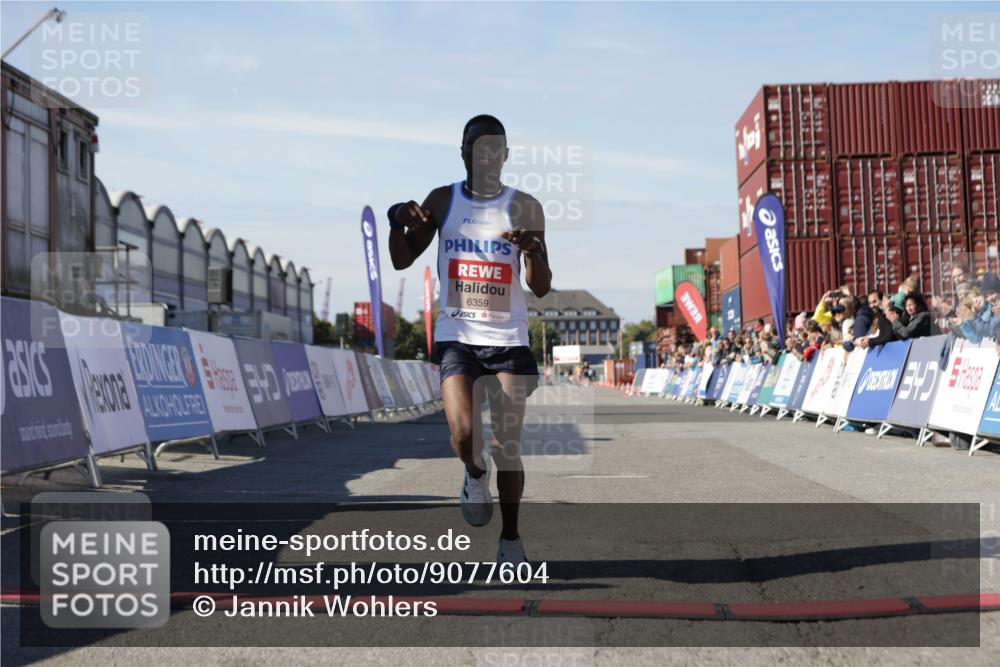 03.10.2025 - Köhlbrandbrückenlauf Jannik Wohlers http://msf.ph/oto/9077604 03.10.2025 12:48:29 Ziel 6359 meine-sportfotos.de