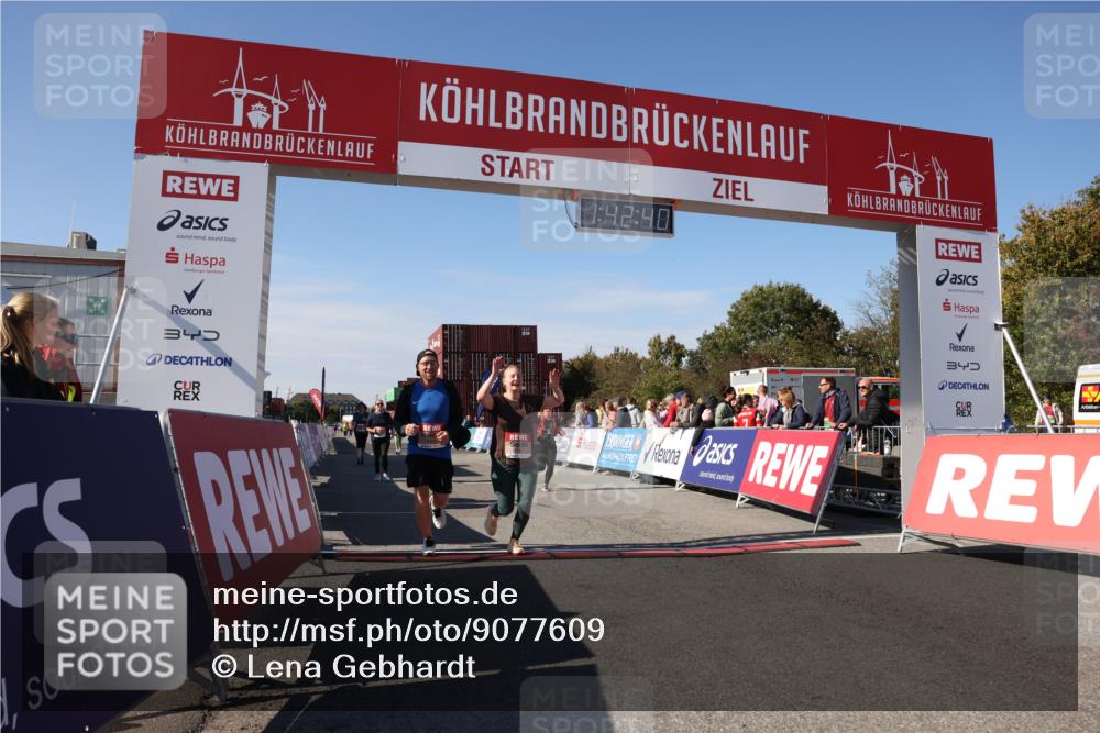 03.10.2025 - Köhlbrandbrückenlauf Lena Gebhardt http://msf.ph/oto/9077609 03.10.2025 13:42:40 Ziel 5254, 5418, 6160, 6161, 6260 meine-sportfotos.de