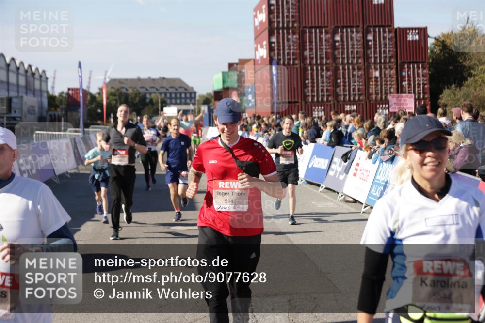 03.10.2025 - Köhlbrandbrückenlauf Jannik Wohlers http://msf.ph/oto/9077628 03.10.2025 13:17:18 Ziel 4404, 4988, 5031, 5429, 5544, 5638, 5642, 5667, 5890, 5943, 6389, 6431 meine-sportfotos.de