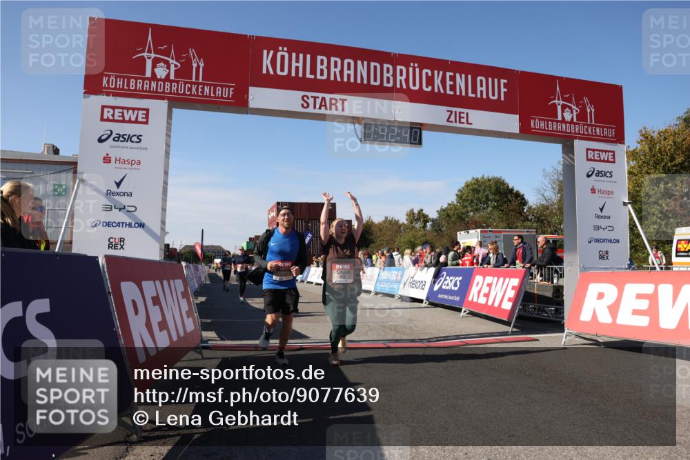 03.10.2025 - Köhlbrandbrückenlauf Lena Gebhardt http://msf.ph/oto/9077639 03.10.2025 13:42:40 Ziel 5254, 5418, 6160, 6161, 6260 meine-sportfotos.de