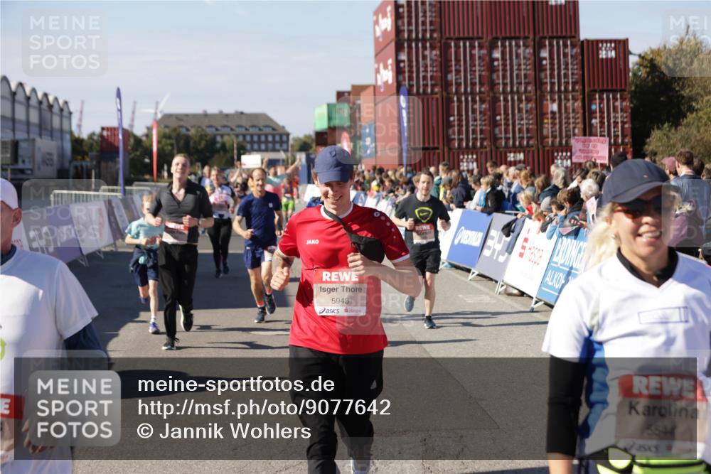 03.10.2025 - Köhlbrandbrückenlauf Jannik Wohlers http://msf.ph/oto/9077642 03.10.2025 13:17:18 Ziel 4404, 4988, 5031, 5429, 5544, 5638, 5642, 5667, 5890, 5943, 6389, 6431 meine-sportfotos.de
