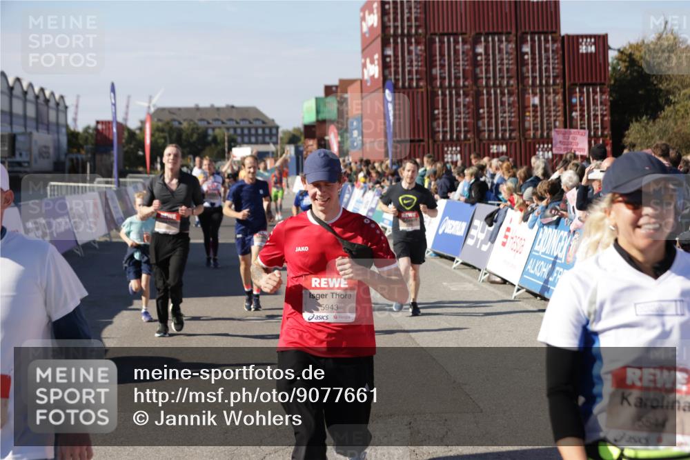 03.10.2025 - Köhlbrandbrückenlauf Jannik Wohlers http://msf.ph/oto/9077661 03.10.2025 13:17:18 Ziel 4404, 4988, 5031, 5429, 5544, 5638, 5642, 5667, 5890, 5943, 6389, 6431 meine-sportfotos.de