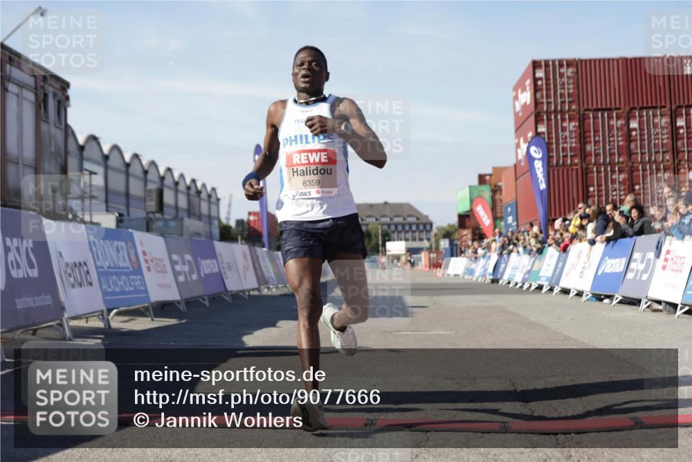 03.10.2025 - Köhlbrandbrückenlauf Jannik Wohlers http://msf.ph/oto/9077666 03.10.2025 12:48:29 Ziel 6359 meine-sportfotos.de