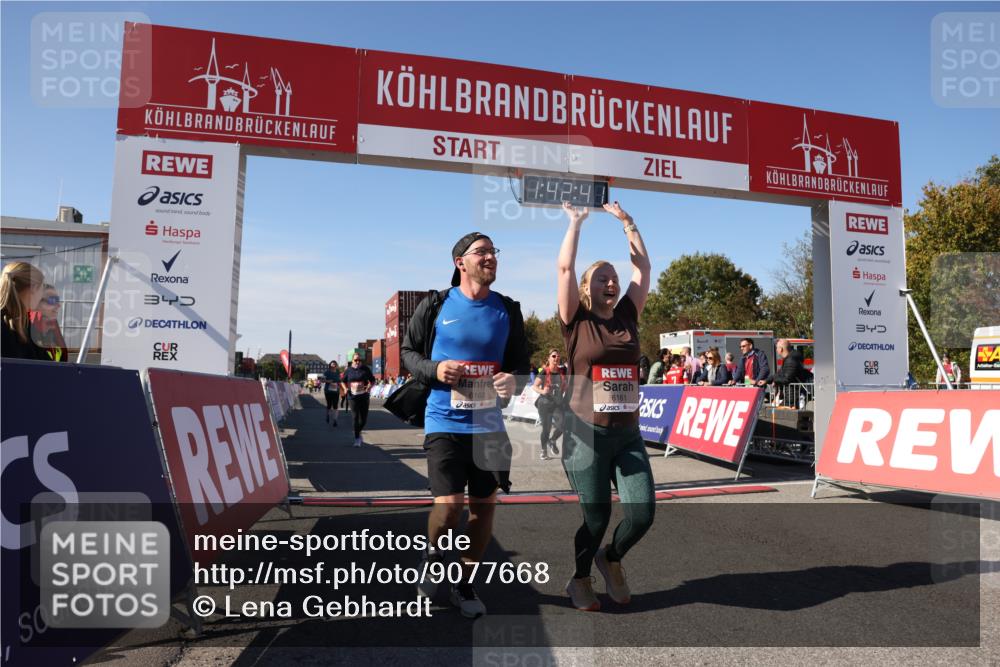 03.10.2025 - Köhlbrandbrückenlauf Lena Gebhardt http://msf.ph/oto/9077668 03.10.2025 13:42:41 Ziel 4944, 5086, 5254, 5418, 6160, 6161, 6260 meine-sportfotos.de