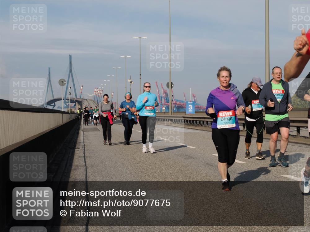03.10.2025 - Köhlbrandbrückenlauf Fabian Wolf http://msf.ph/oto/9077675 03.10.2025 10:15:56 Position 3 3, 3094, 311 meine-sportfotos.de